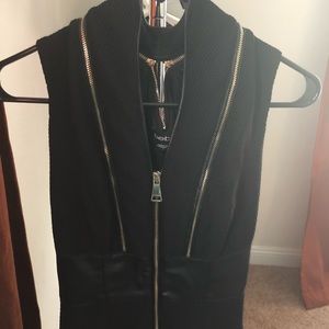 STUNNING BEBE ZIPPER DRESS